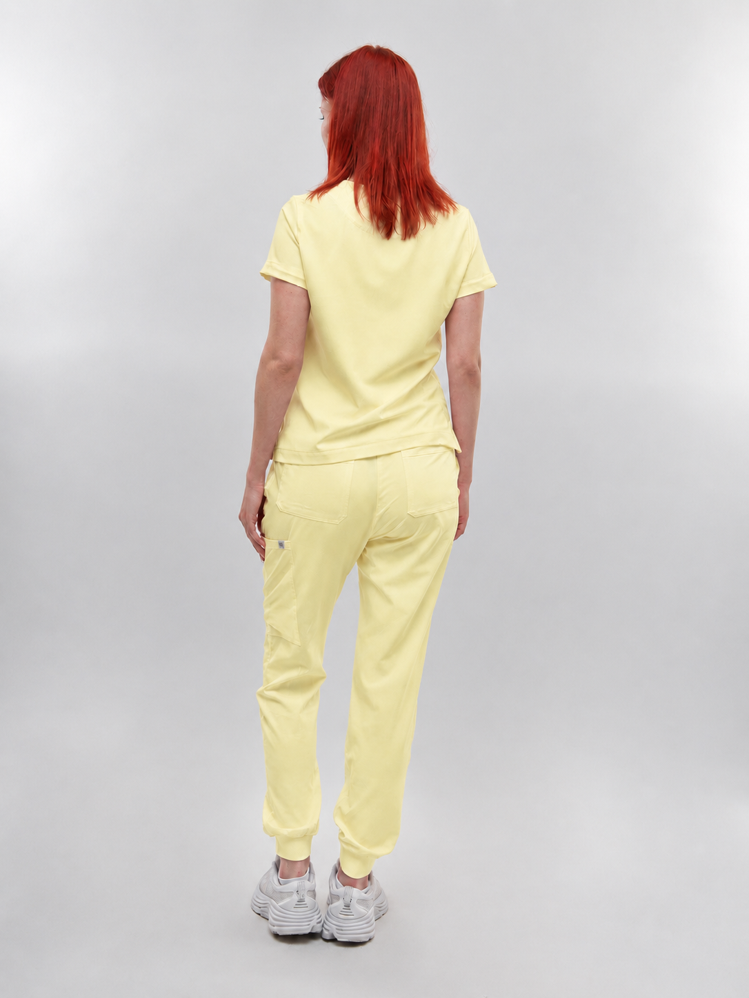 Conjunto Filipina Clásica + Jogger Dama
