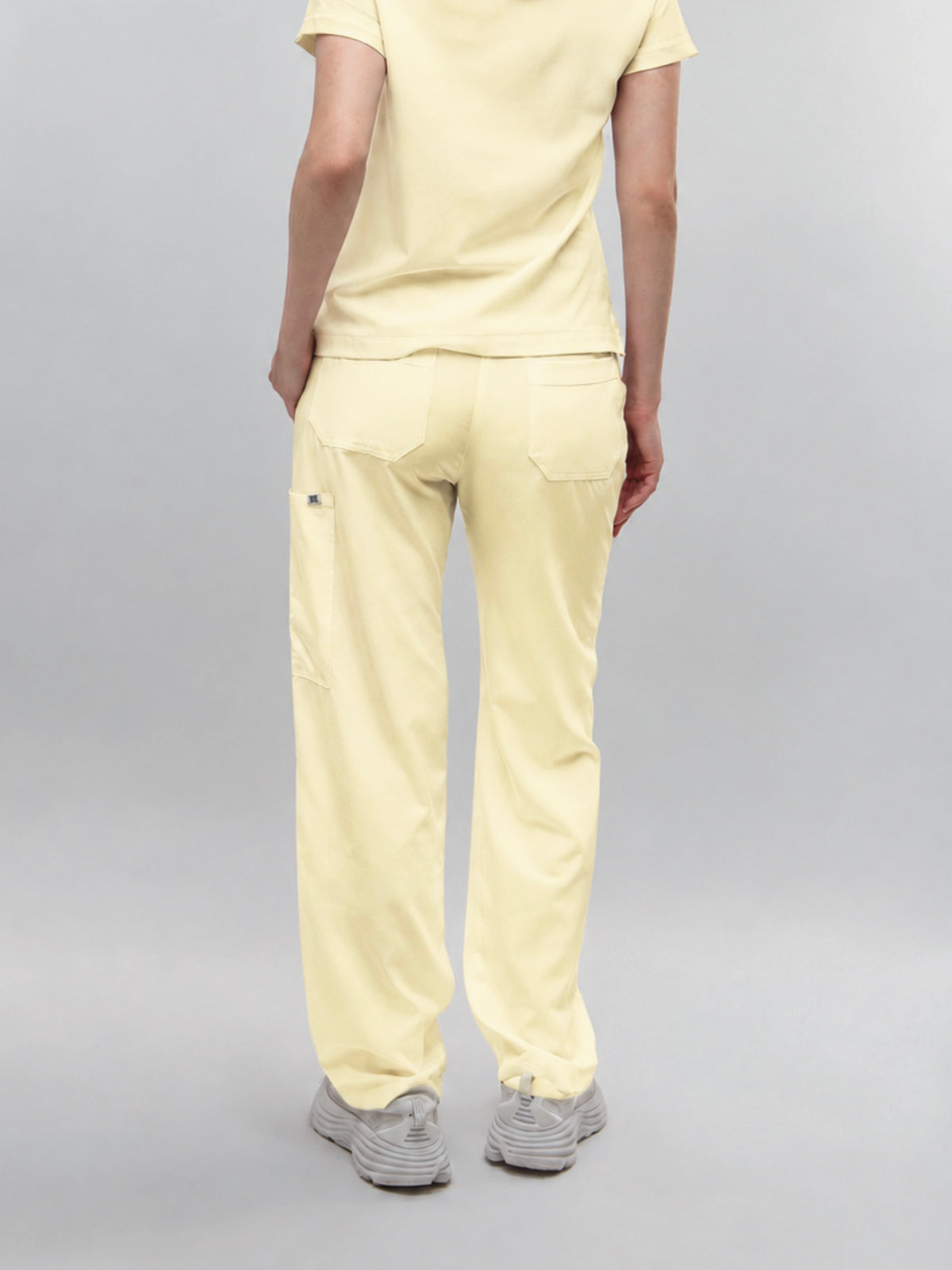 Conjunto Filipina Clásica + Pantalón Recto Dama