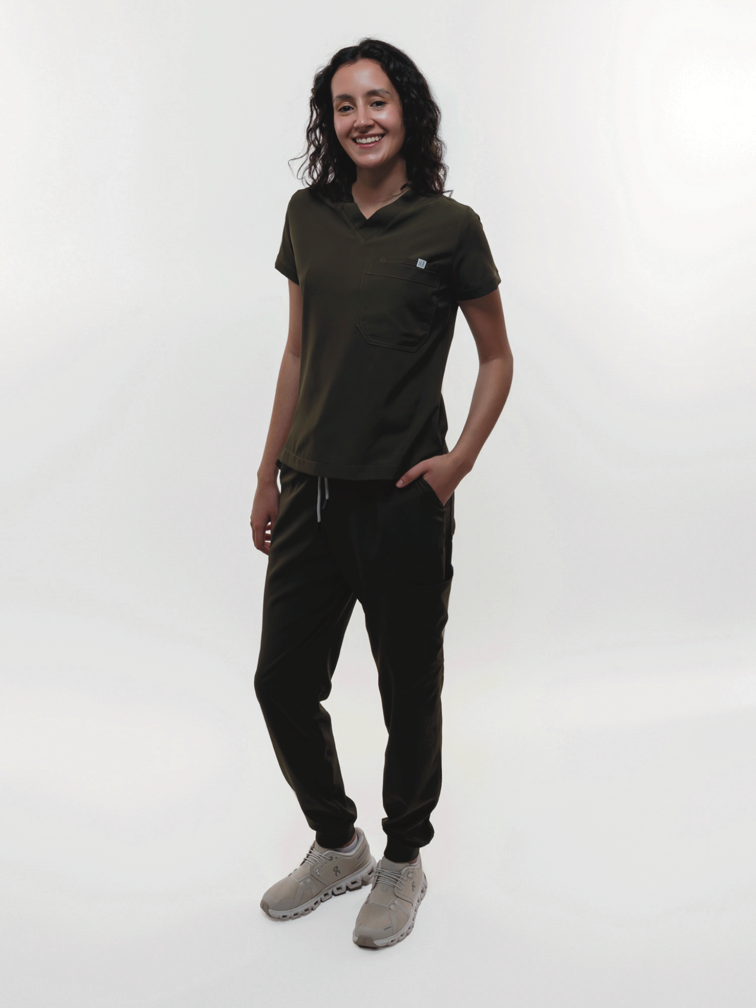 Conjunto Filipina clásica + Jogger Dama