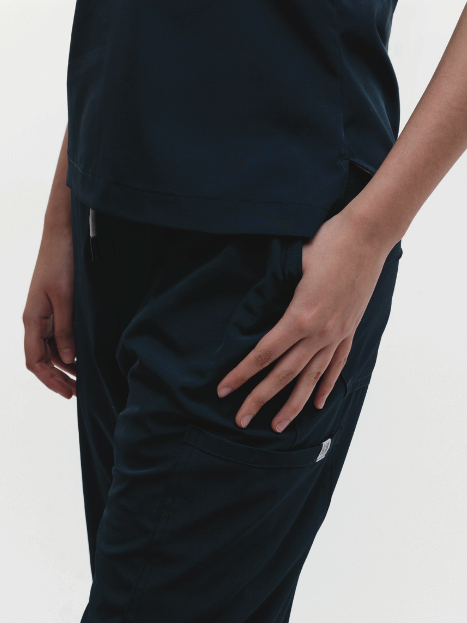 Conjunto Filipina Clásica + Pantalón Recto Dama