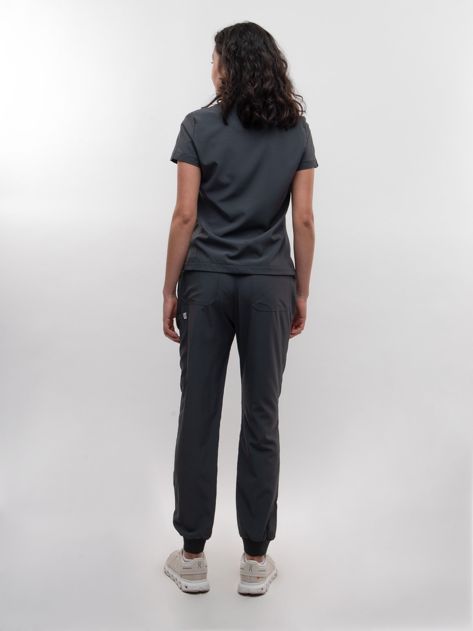 Conjunto Filipina clásica + Jogger Dama