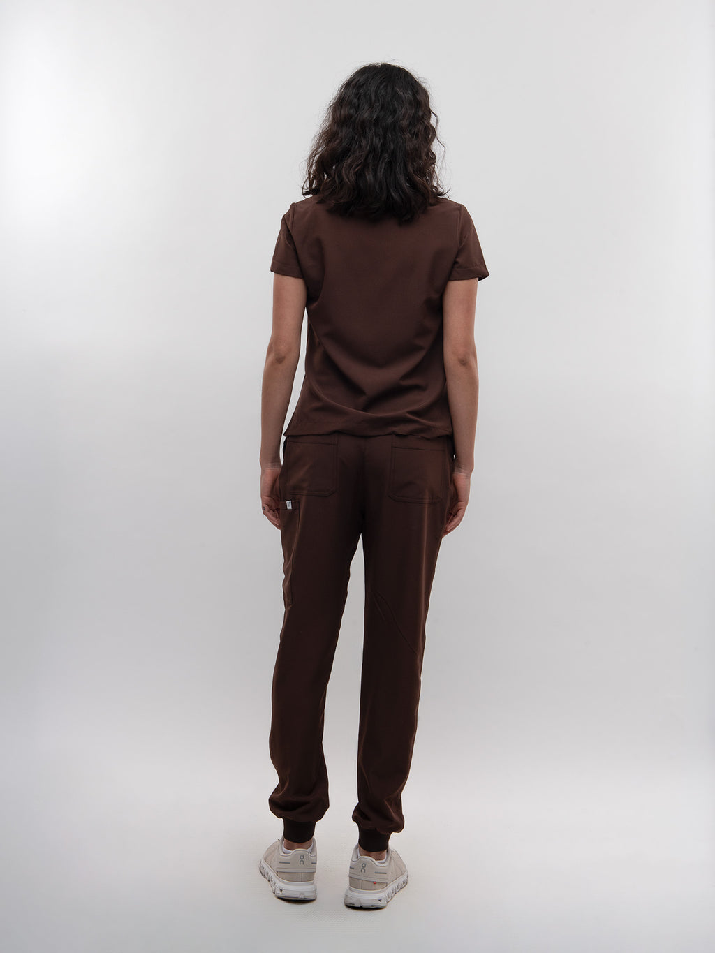 Conjunto Filipina clásica + Jogger Dama