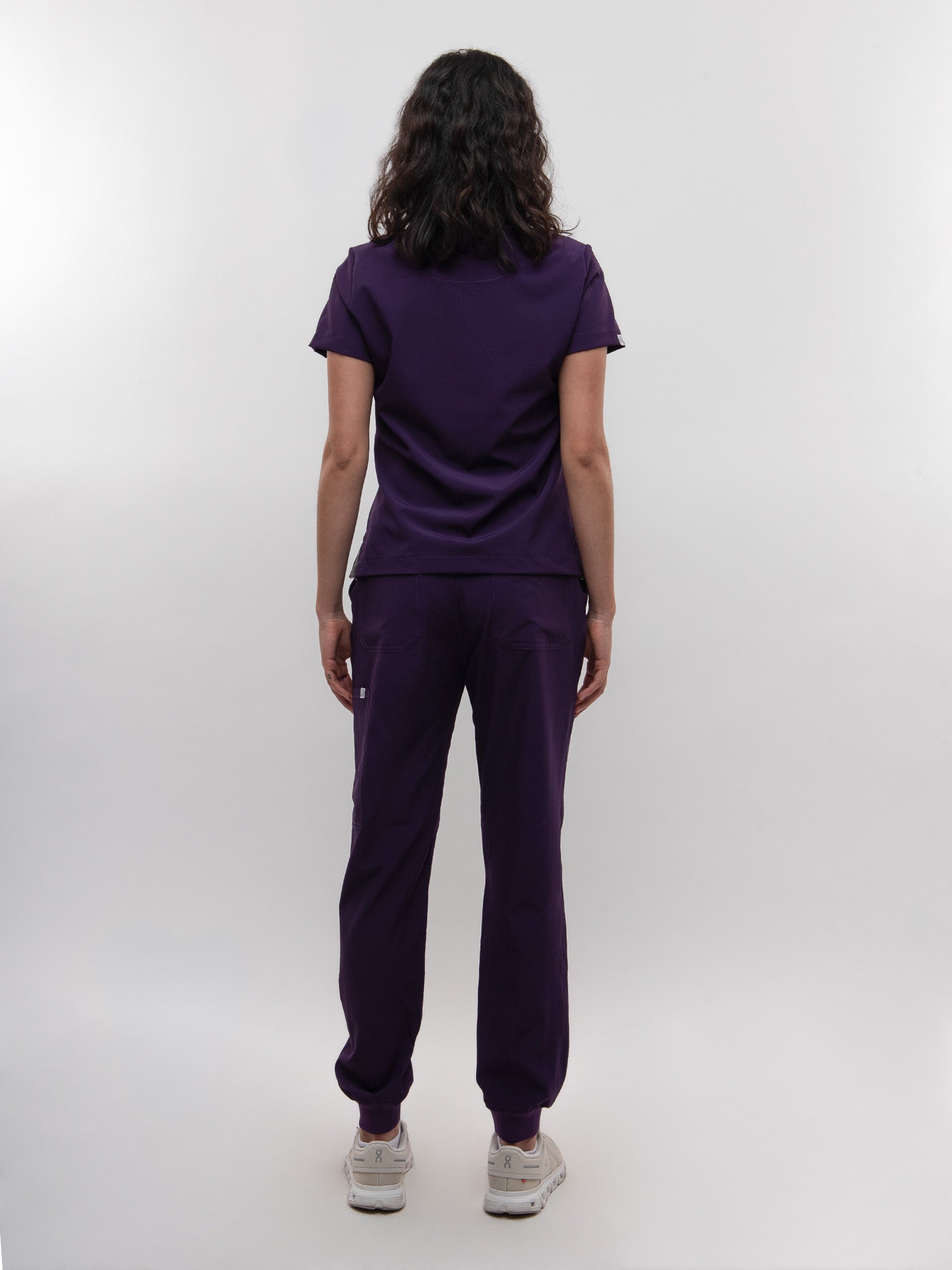 Conjunto Filipina clásica + Jogger Dama