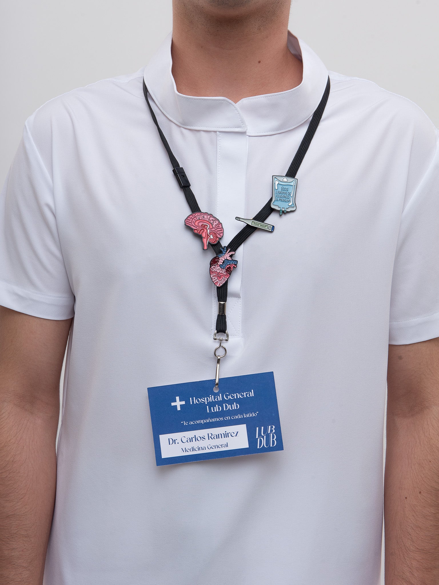 Pin metálico guante "DON´T TOUCH ME I´M STERILE"