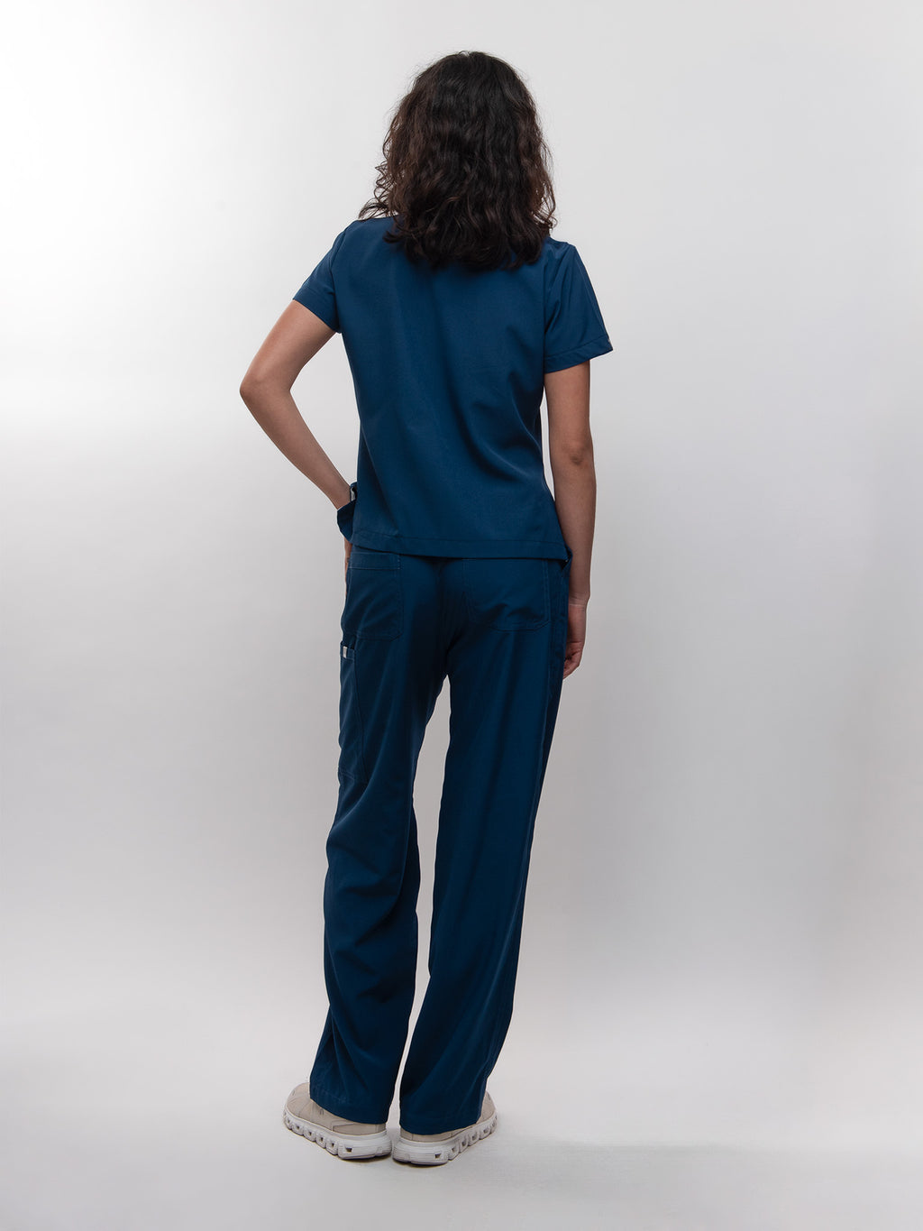 Conjunto Filipina Clásica + Pantalón Recto Dama