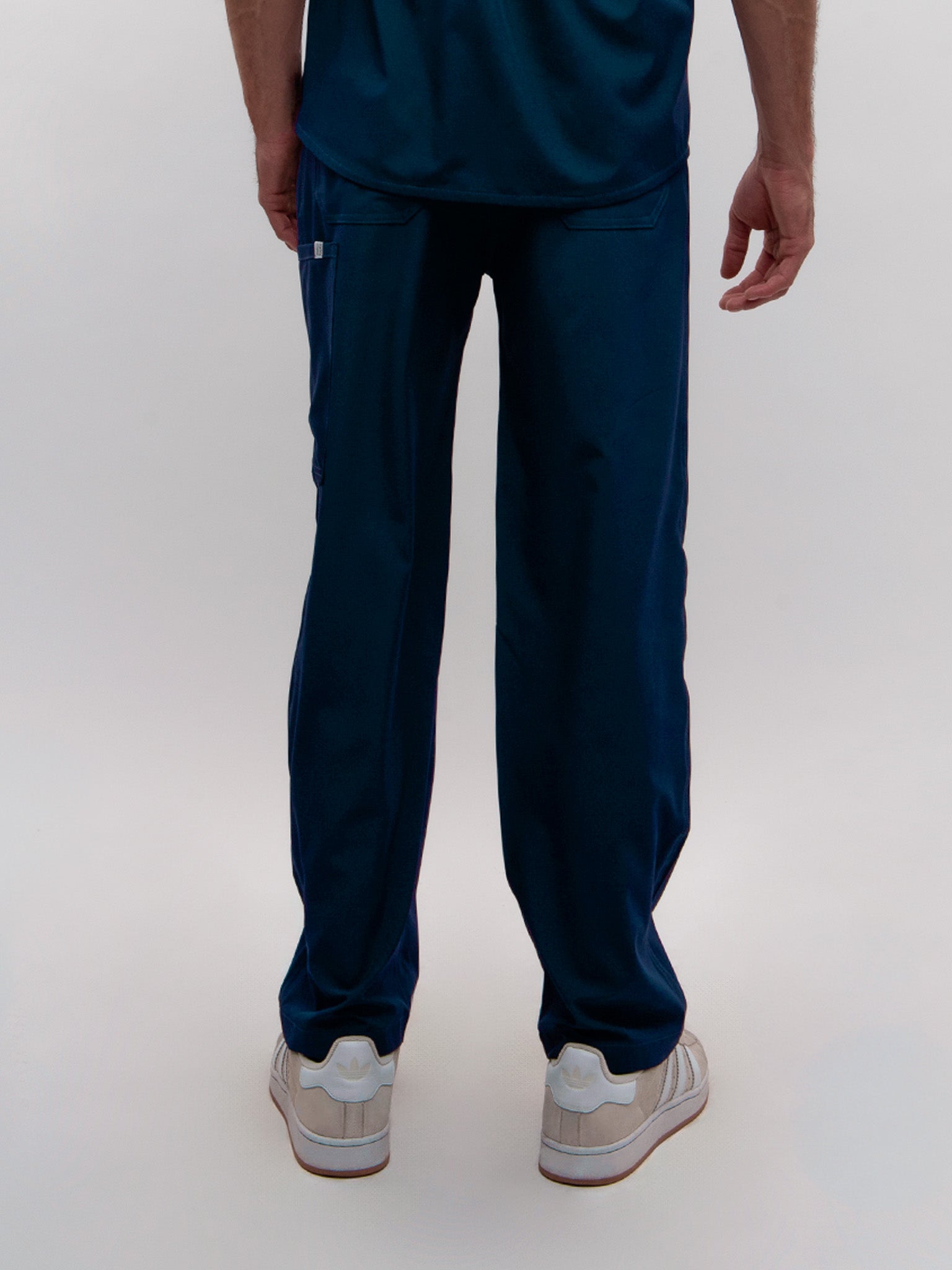 Conjunto filipina clásica + Pantalón recto.